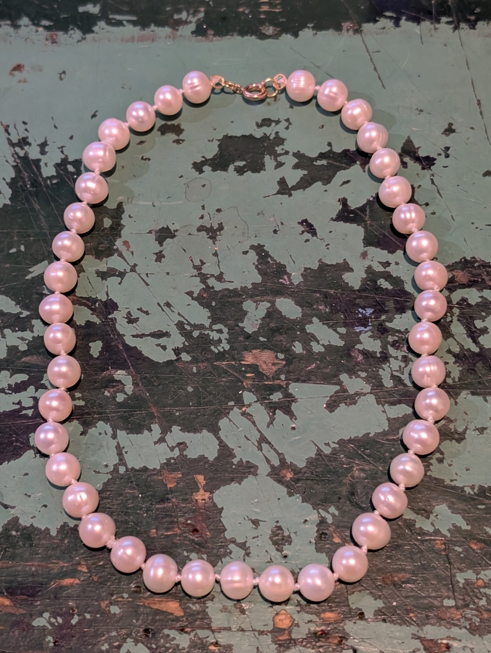Cultured Freshwater Pearl Choker Necklace - Hand Knotted - Gold Tone Clasp 15.5"